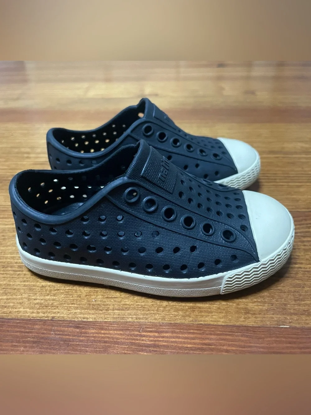 Native Shoes Jefferson Slip On Water Shoes in Black  Size 5